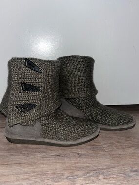 Bear paw Knit Button-Accent Winter Boots in grey
